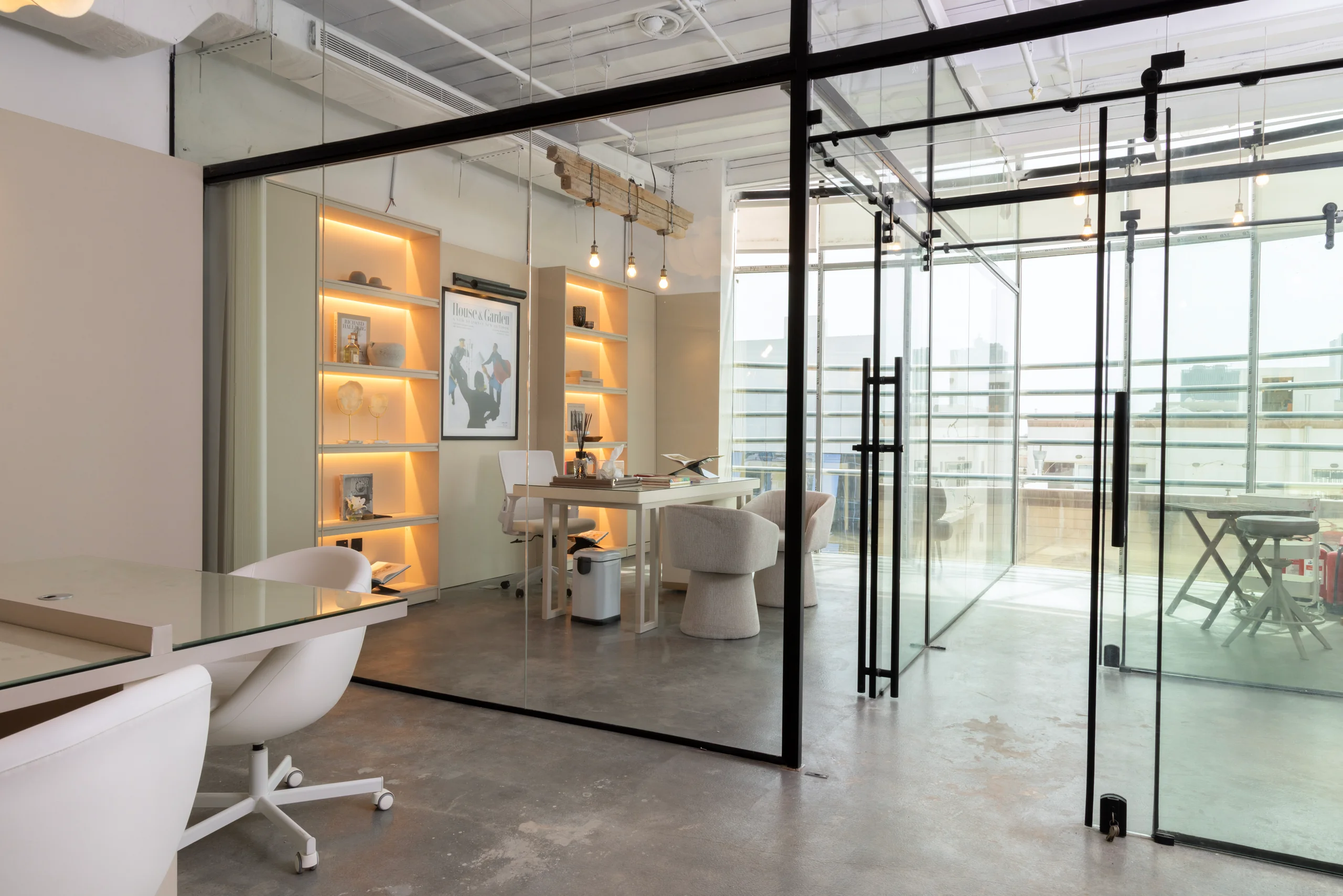 Agora Office 18